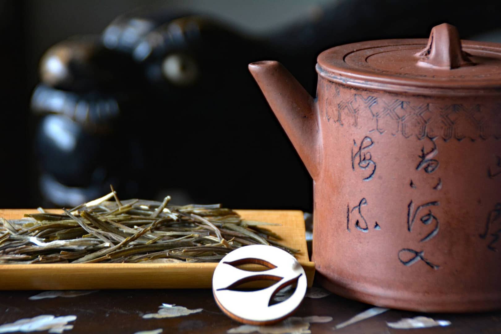 Tea Passion_Sven-Christian Lange_Branding Photography__Tea Ceremony Scene With Ancient Asian Tea Pot Tetsubin And White Tea White Faya